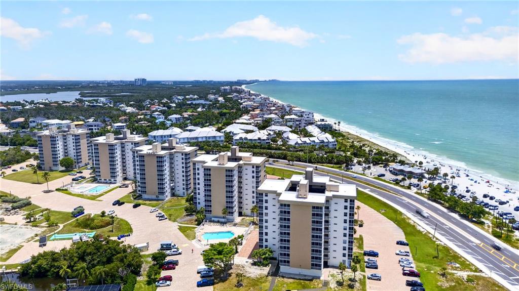 BEACH AND TENNIS CLUB - Residential