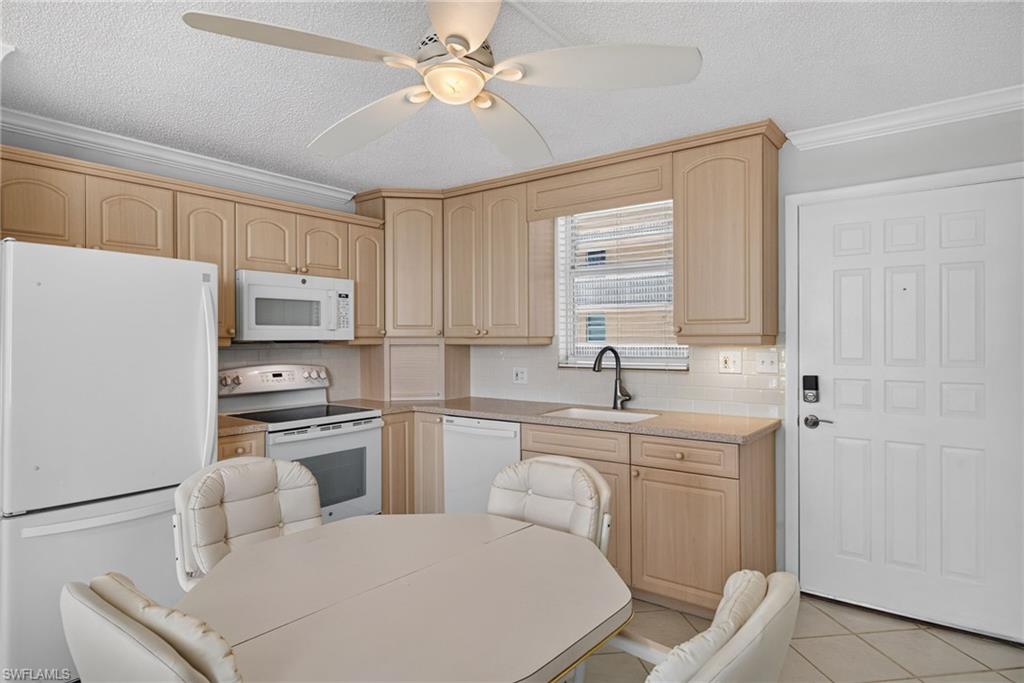BEACH AND TENNIS CLUB - Residential
