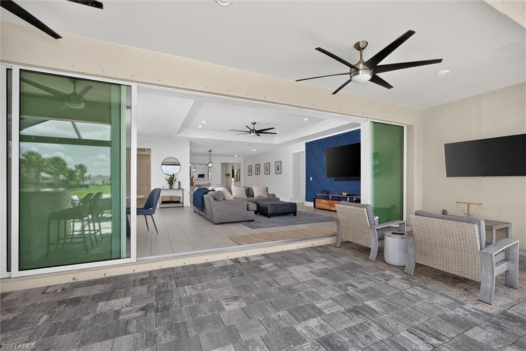 NORTHRIDGE - Residential