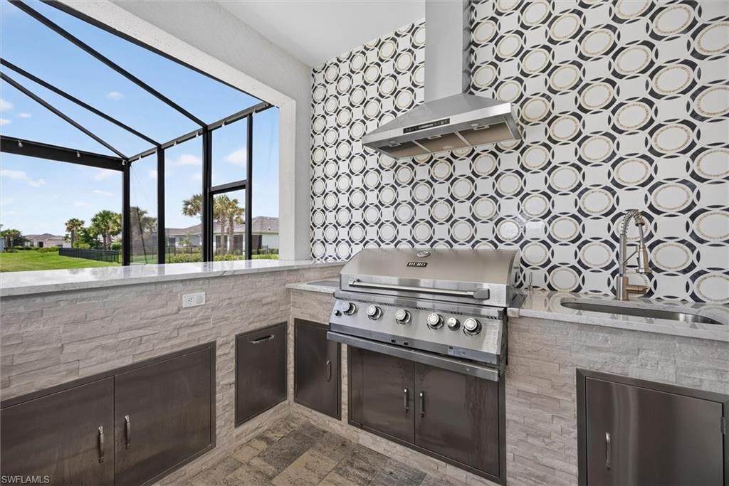 NORTHRIDGE - Residential