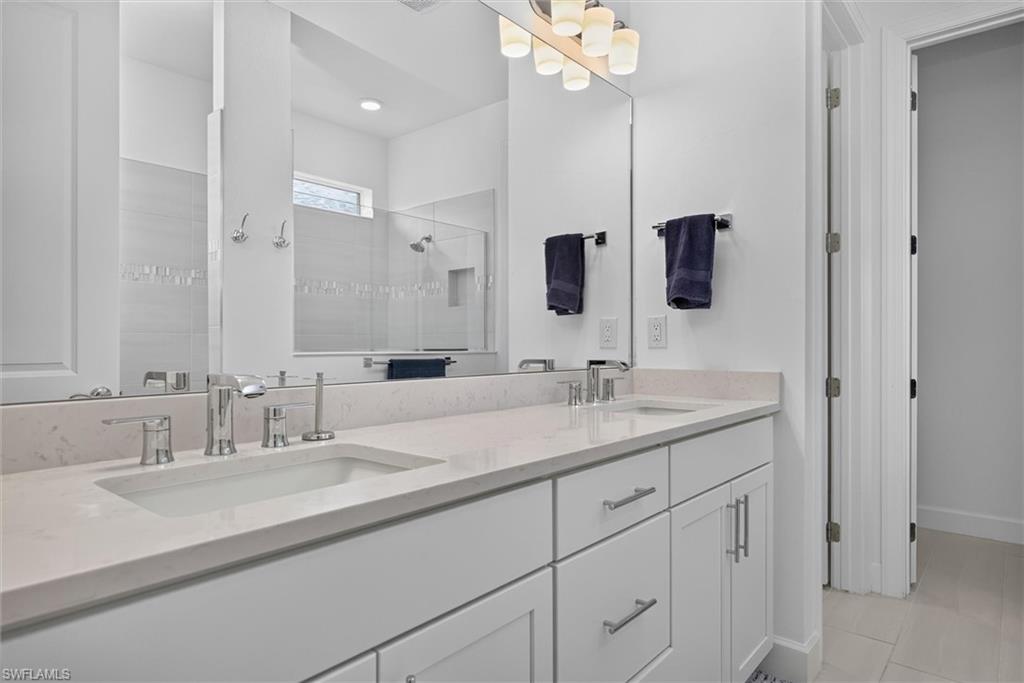 NORTHRIDGE - Residential