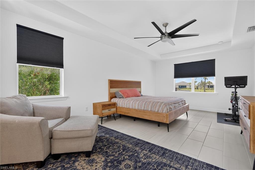 NORTHRIDGE - Residential