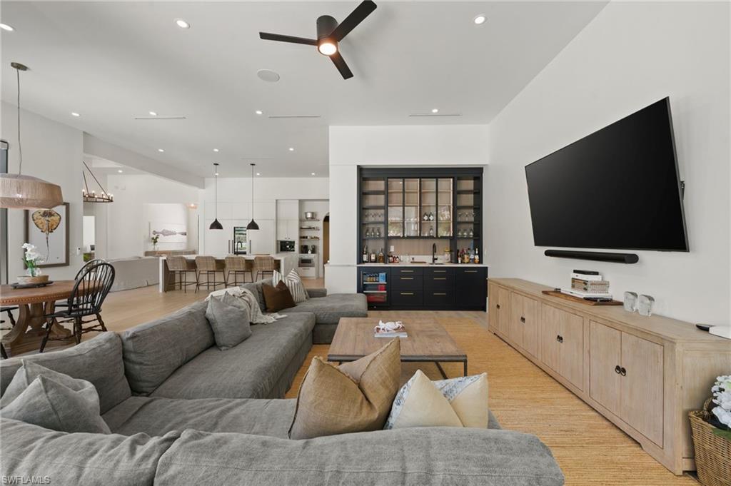 QUAIL WEST - Residential