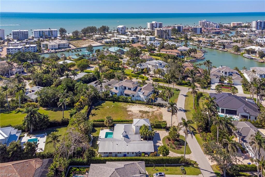 MOORINGS - Residential