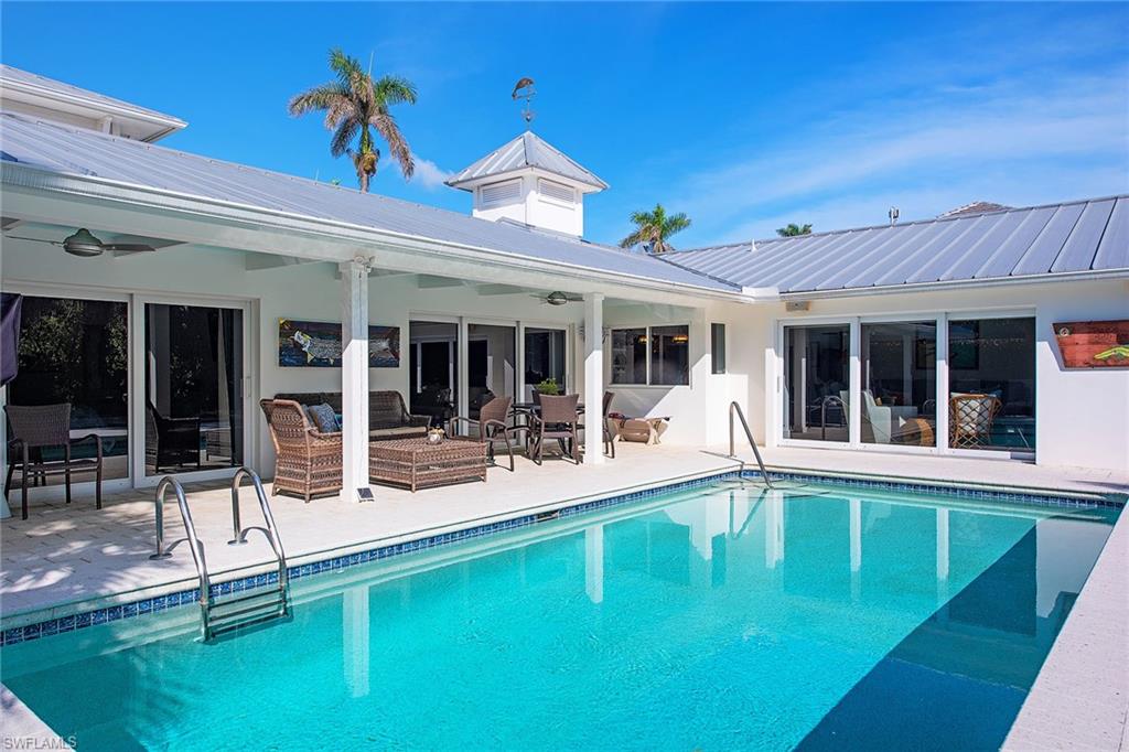 MOORINGS - Residential