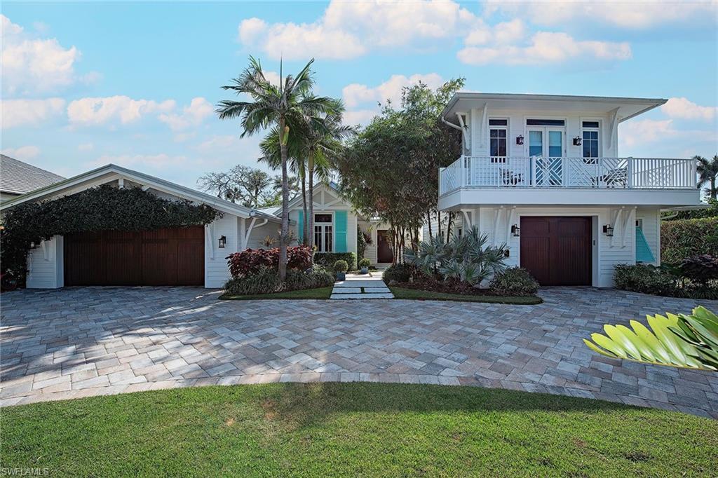 MOORINGS - Residential