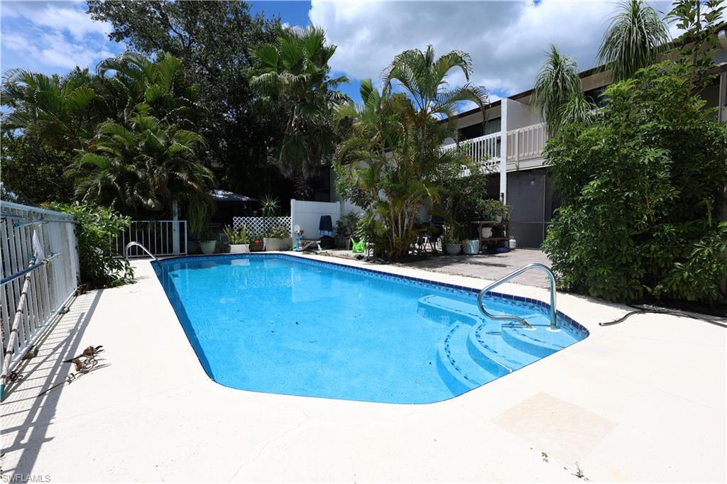 FOREST MERE TOWNHOUSE COMMUNITY - Residential Lease