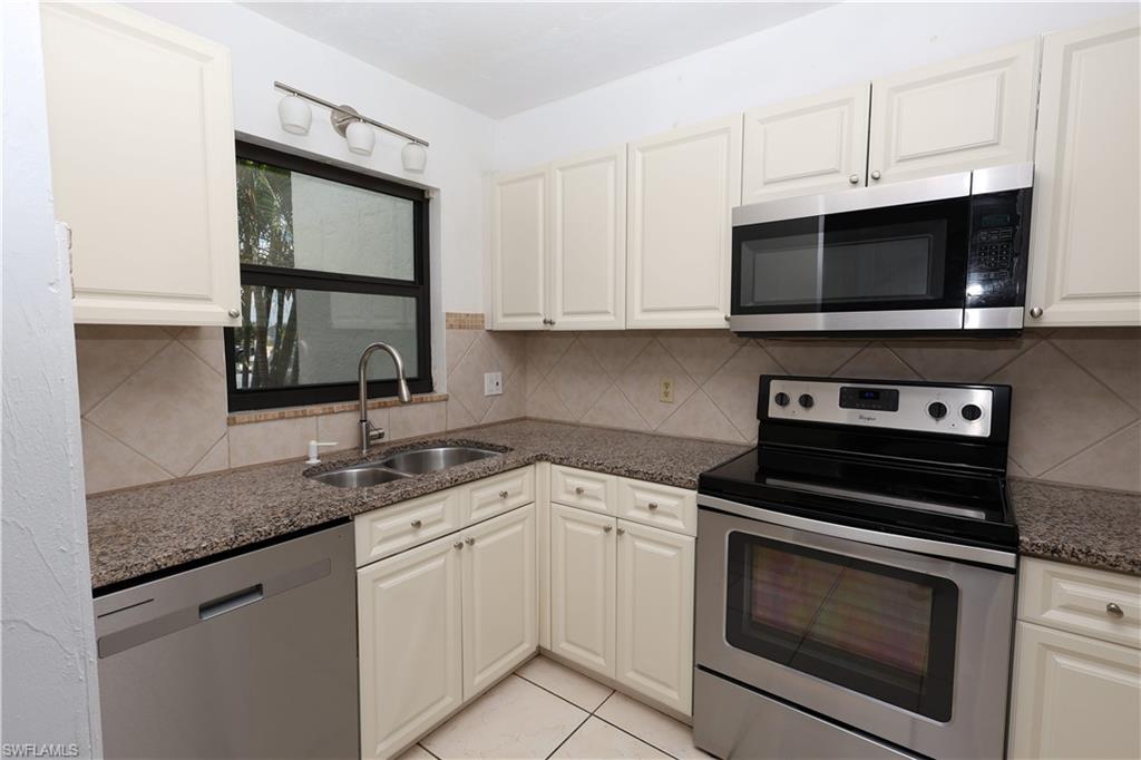 FOREST MERE TOWNHOUSE COMMUNITY - Residential Lease