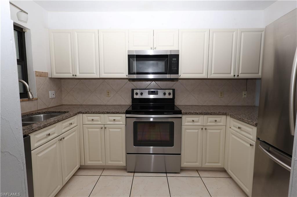 FOREST MERE TOWNHOUSE COMMUNITY - Residential Lease