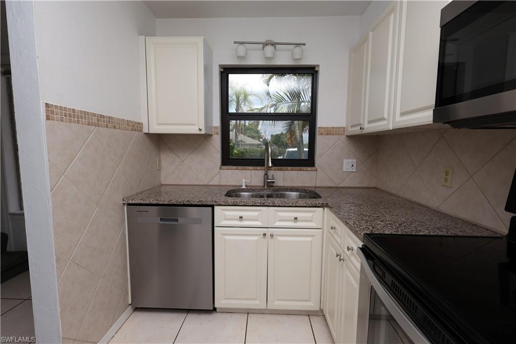 FOREST MERE TOWNHOUSE COMMUNITY - Residential Lease