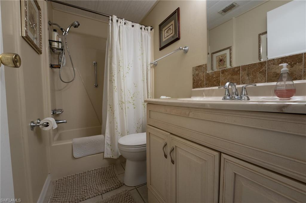 LANDMARK OF NAPLES - Residential Lease