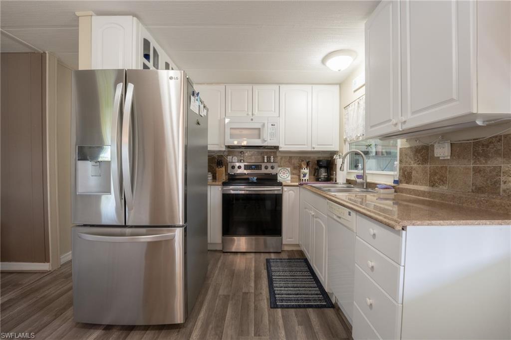 LANDMARK OF NAPLES - Residential Lease