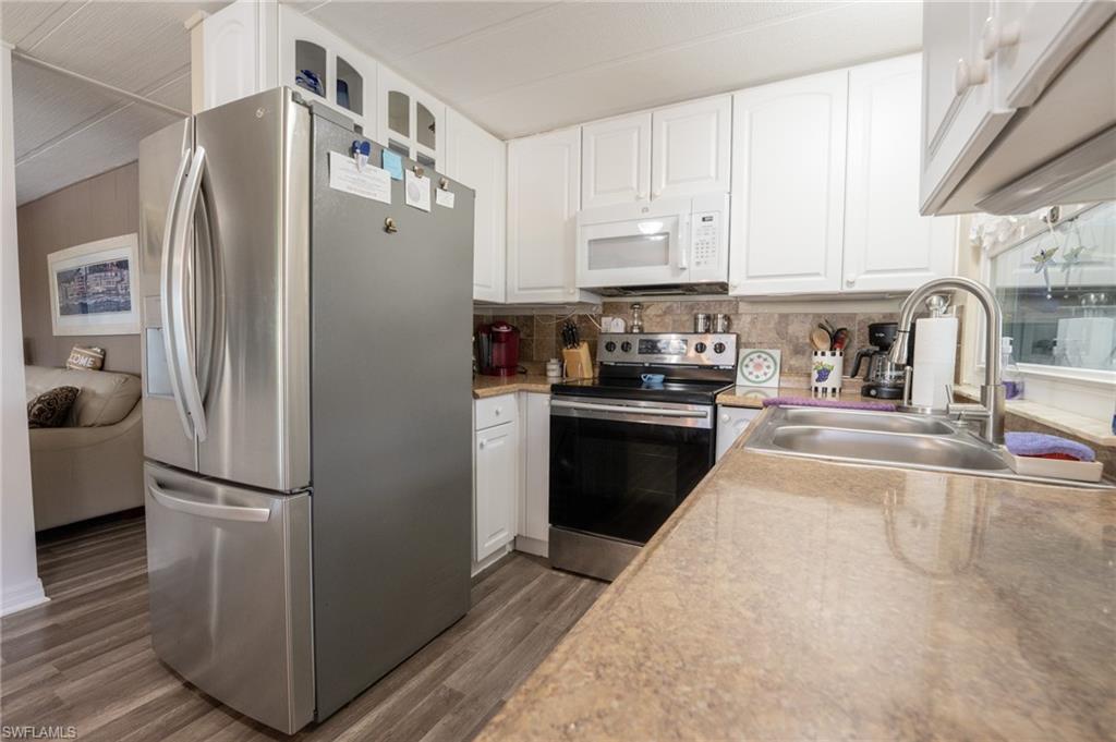 LANDMARK OF NAPLES - Residential Lease
