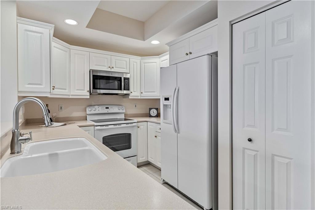 TOWER POINTE AT ARBOR TRACE - Residential Lease