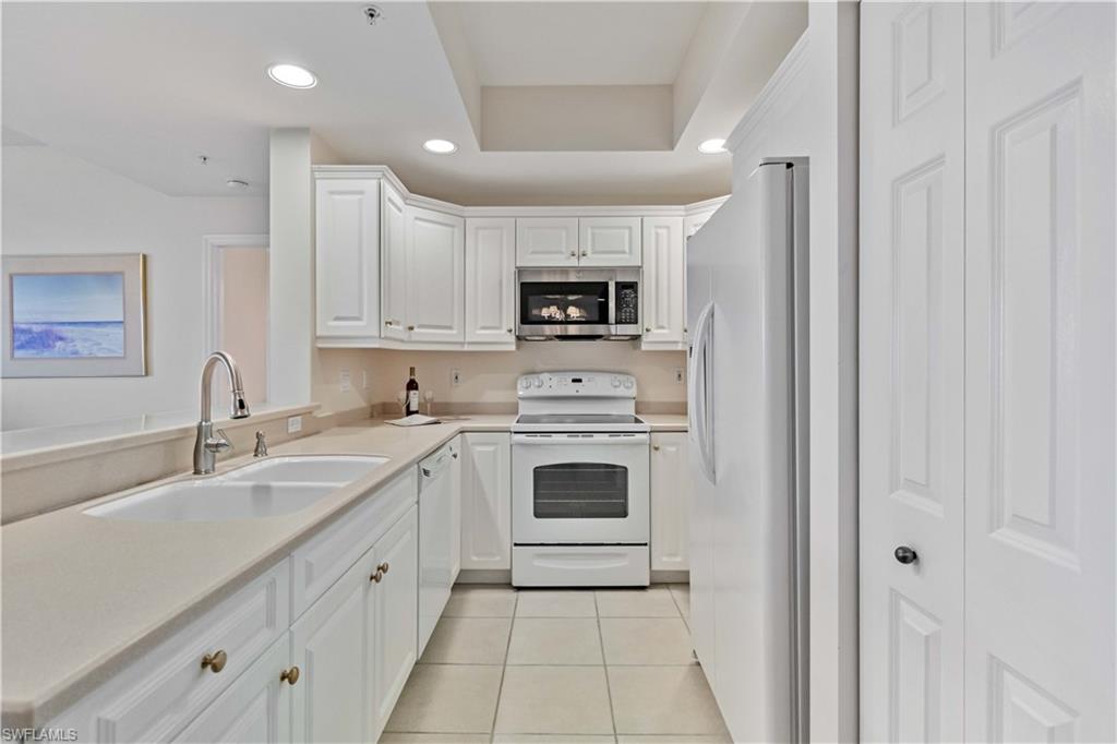 TOWER POINTE AT ARBOR TRACE - Residential Lease