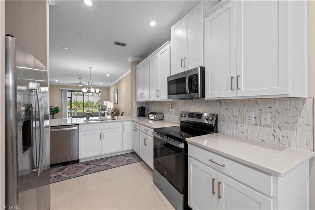 ESPLANADE LAKE CLUB - Residential