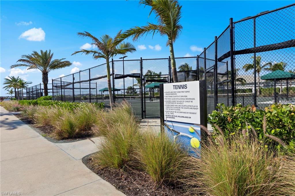 ESPLANADE LAKE CLUB - Residential