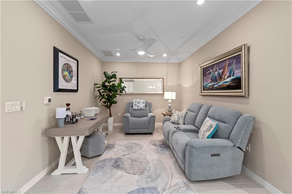 ESPLANADE LAKE CLUB - Residential