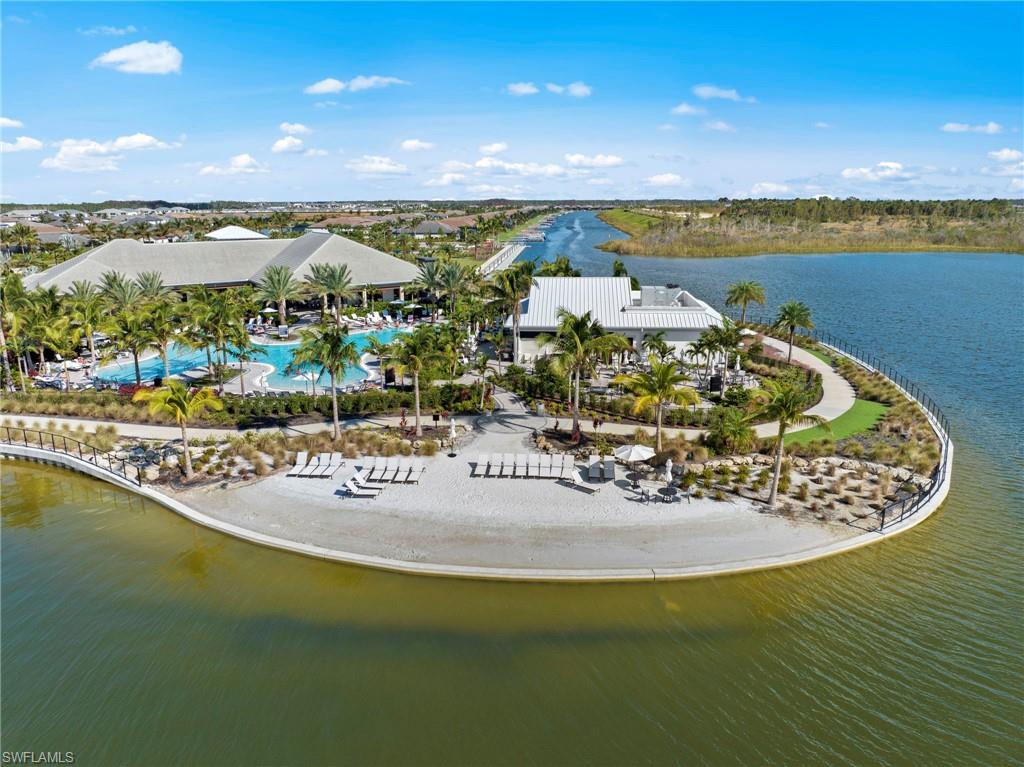 ESPLANADE LAKE CLUB - Residential