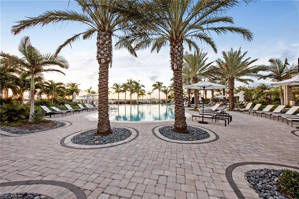 ESPLANADE LAKE CLUB - Residential