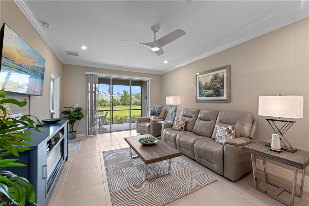 ESPLANADE LAKE CLUB - Residential