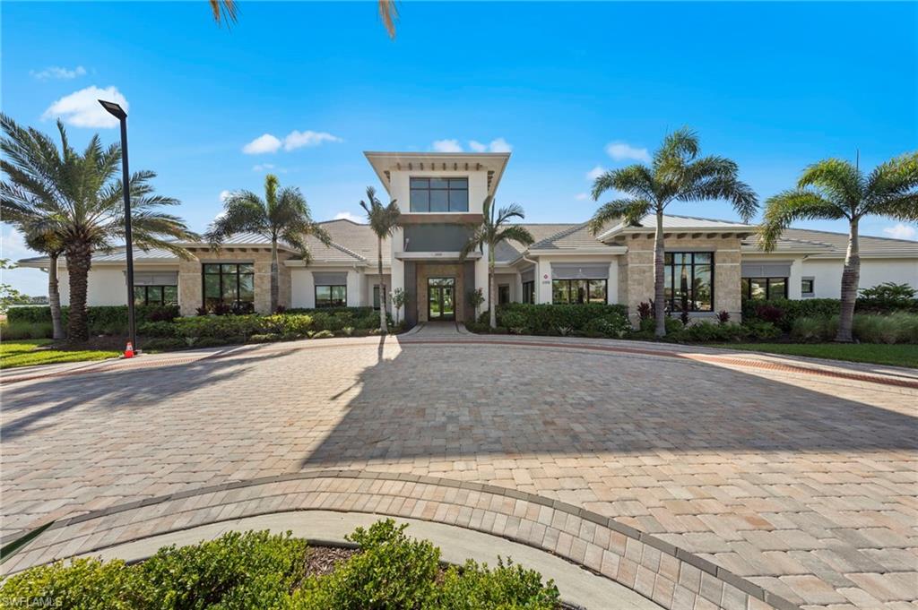 ESPLANADE LAKE CLUB - Residential