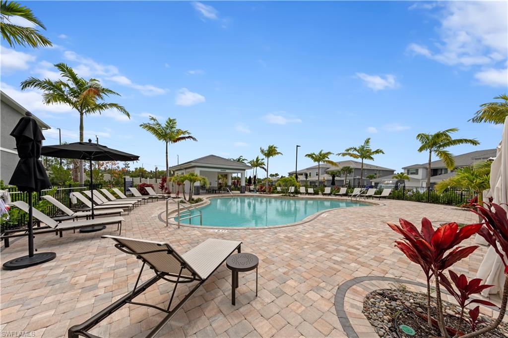 ESPLANADE LAKE CLUB - Residential