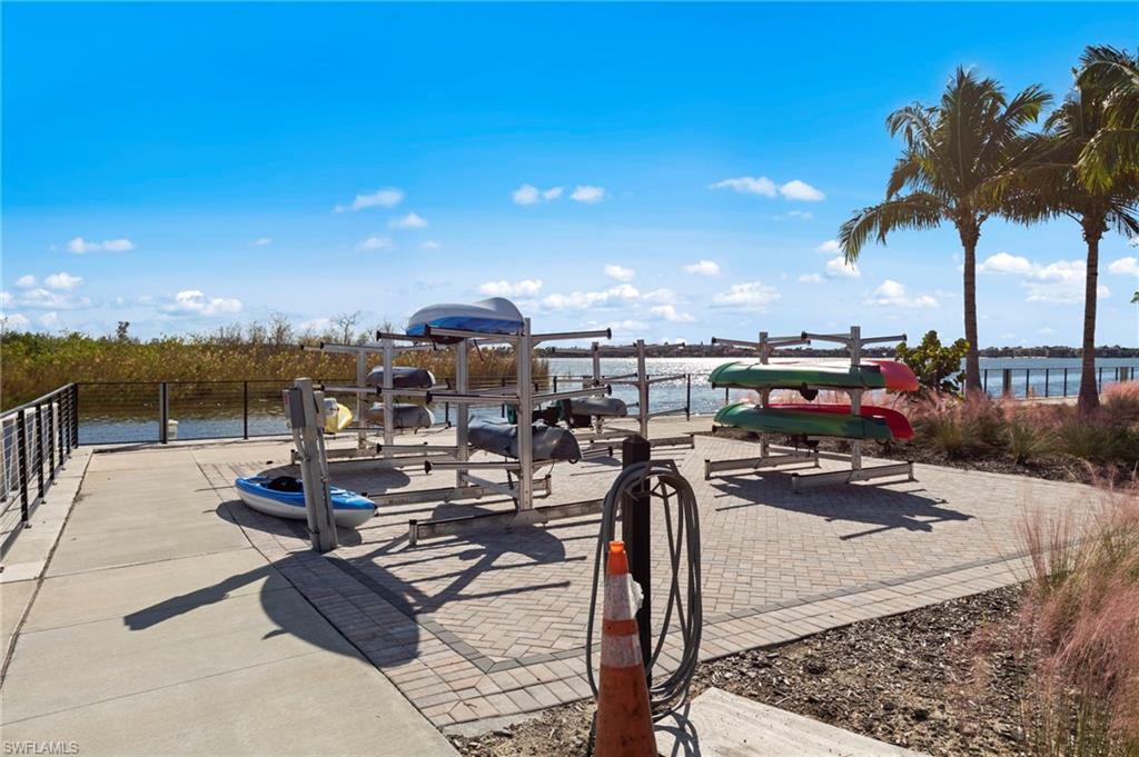 ESPLANADE LAKE CLUB - Residential