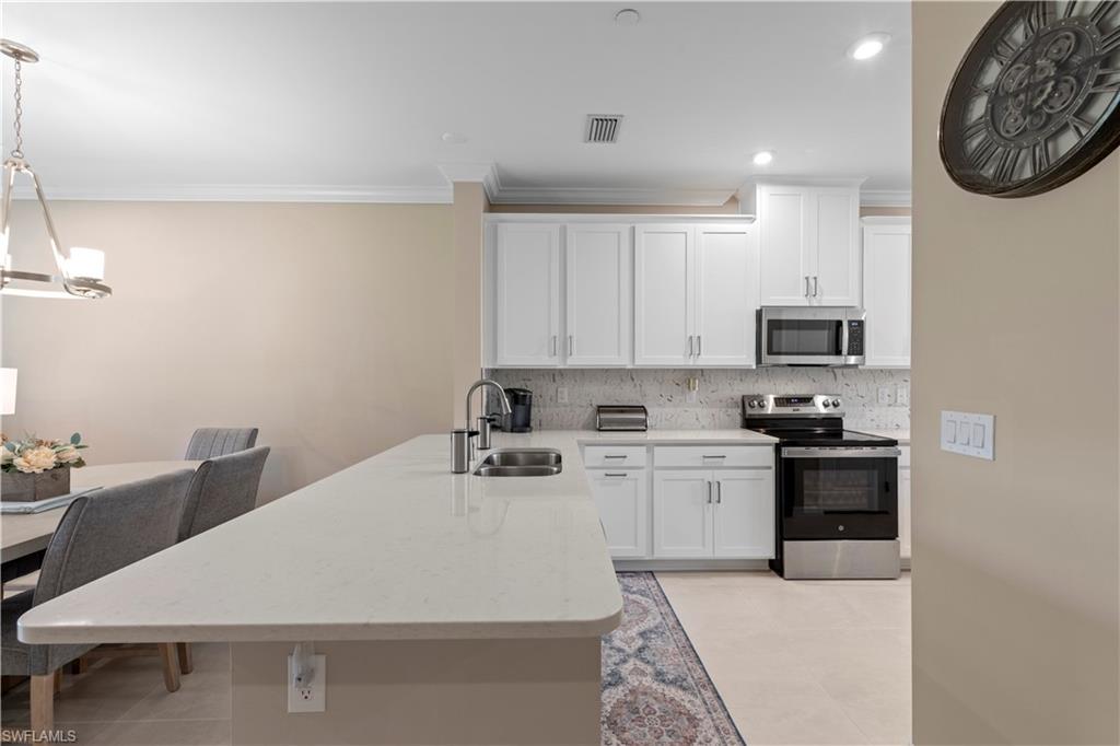 ESPLANADE LAKE CLUB - Residential