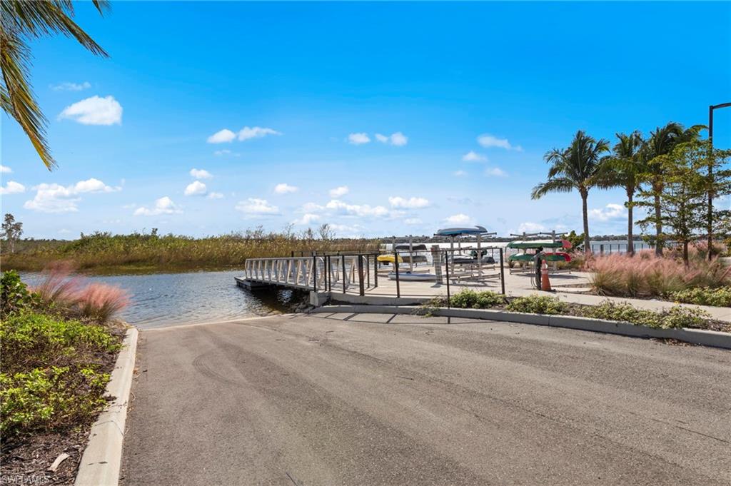 ESPLANADE LAKE CLUB - Residential