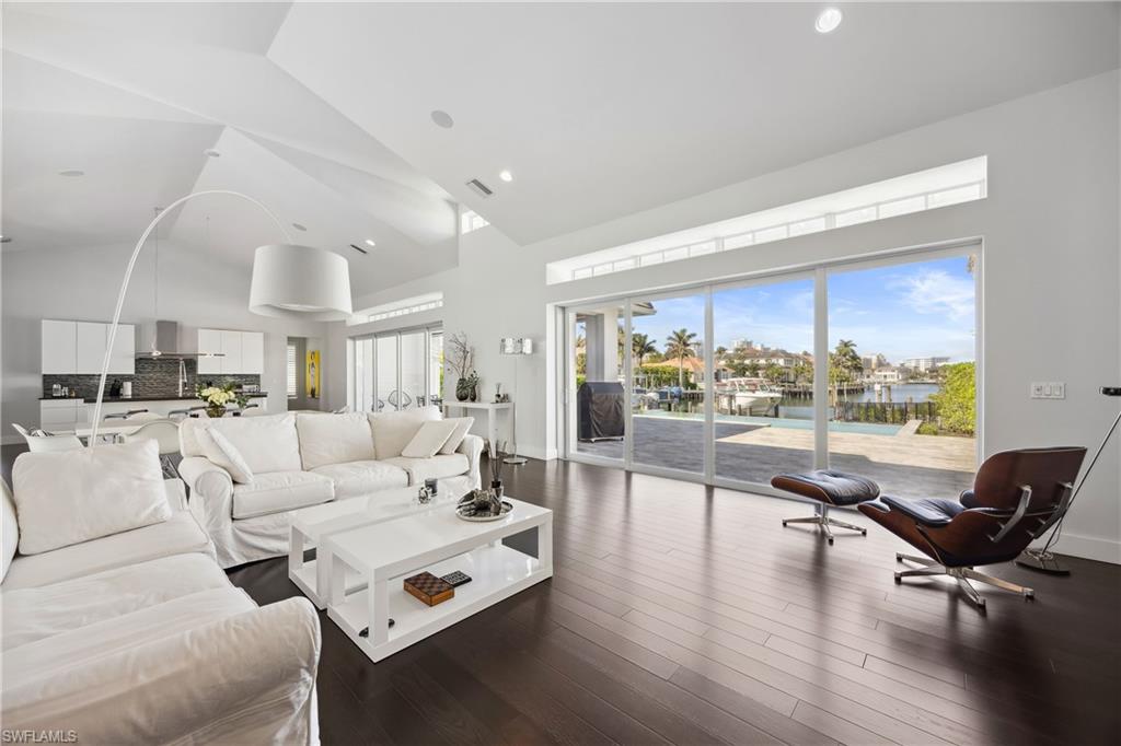 PARK SHORE - Residential