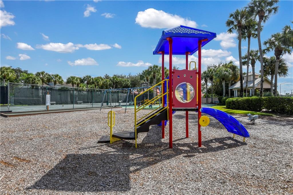 LAKESIDE GARDENS - Residential