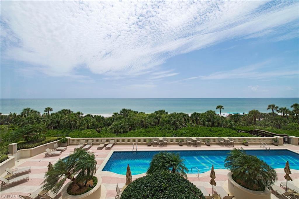 WINDSOR AT BAY COLONY - Residential
