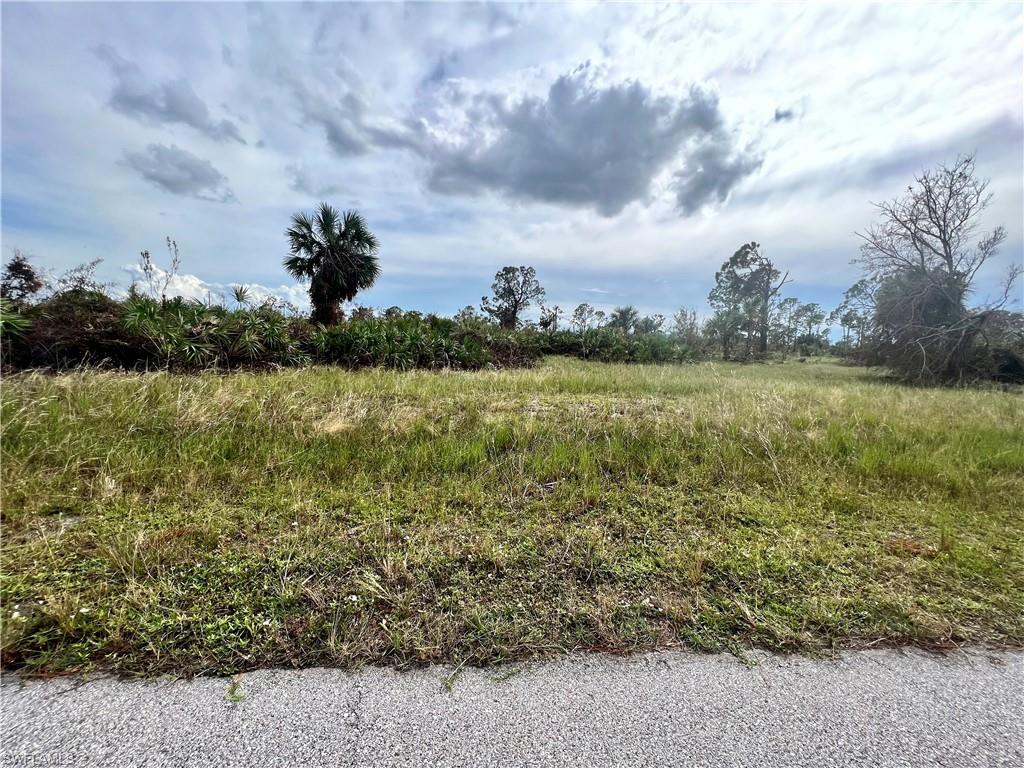 Beautifull lot offers a unique opportunity to build the home of your dreams, Situated in the Rotunda Sands area of Port Charlotte a quiet area, this land boasts panoramic views and is in a convenient location close to local amenities. With ample space to design and build, this lot is perfect for those looking to create their own personal paradise. Don't miss the chance to turn this land into your HOME!!