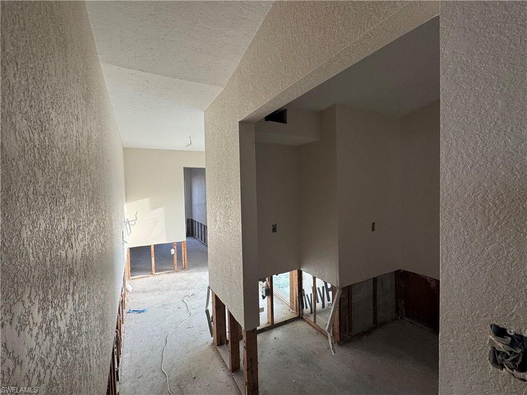 SANIBEL HIGHLANDS - Residential