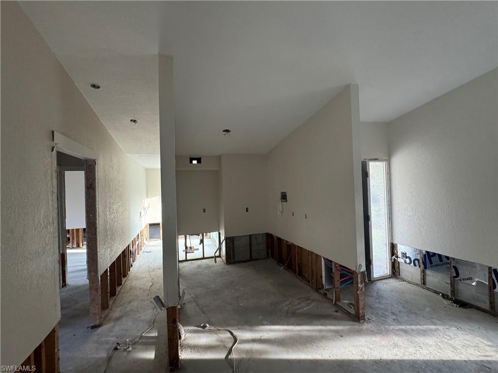SANIBEL HIGHLANDS - Residential