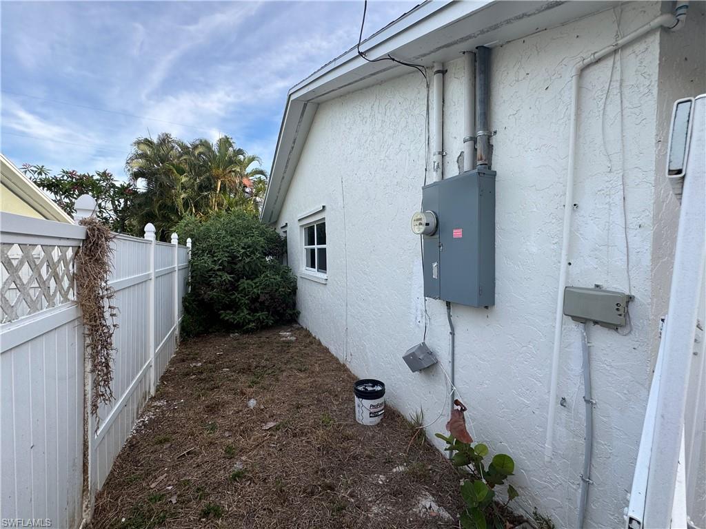 SANIBEL HIGHLANDS - Residential