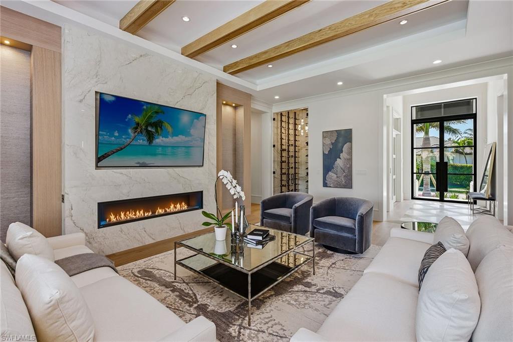 PARK SHORE - Residential