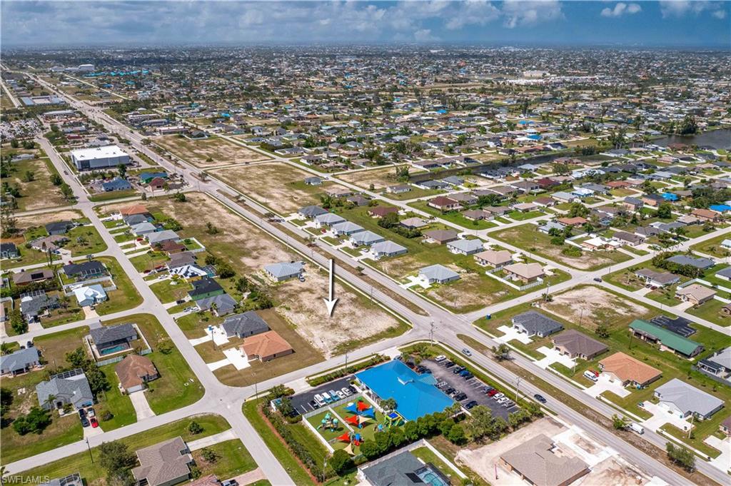 CAPE CORAL - Land