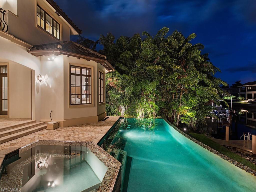 AQUALANE SHORES - Residential