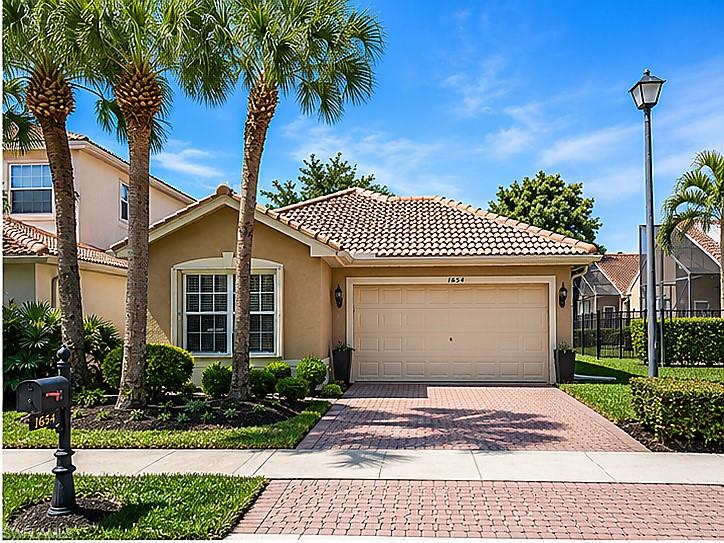 SATURNIA LAKES - Residential