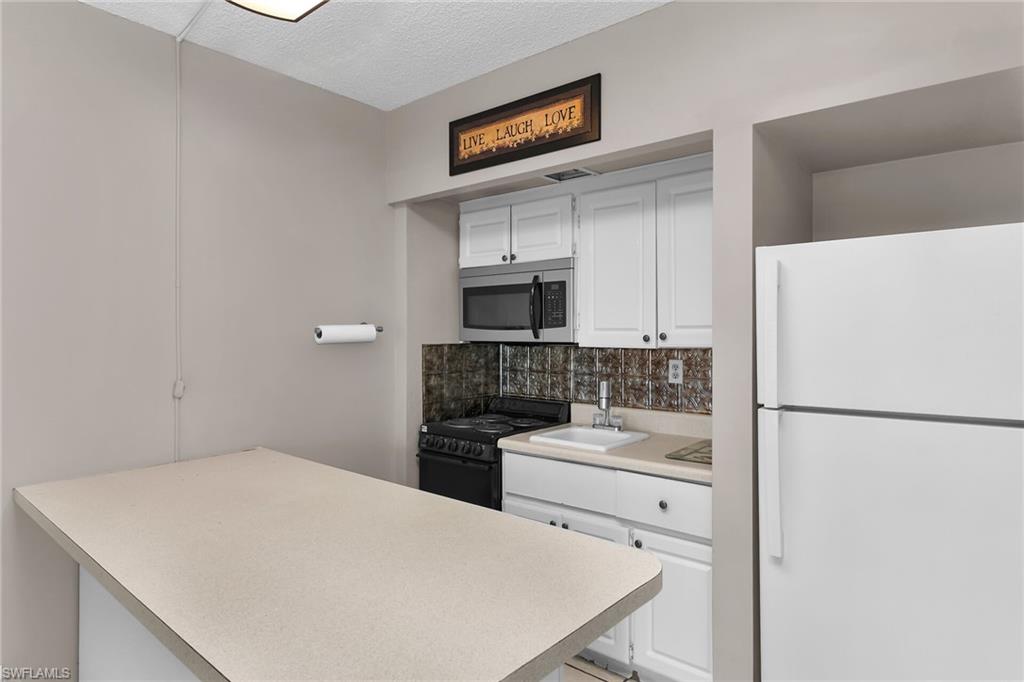 SOUTHWINDS APTS OF MARCO ISLAND - Residential