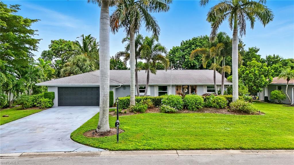 ST ANDREWS AT LELY GOLF ESTATES - Residential