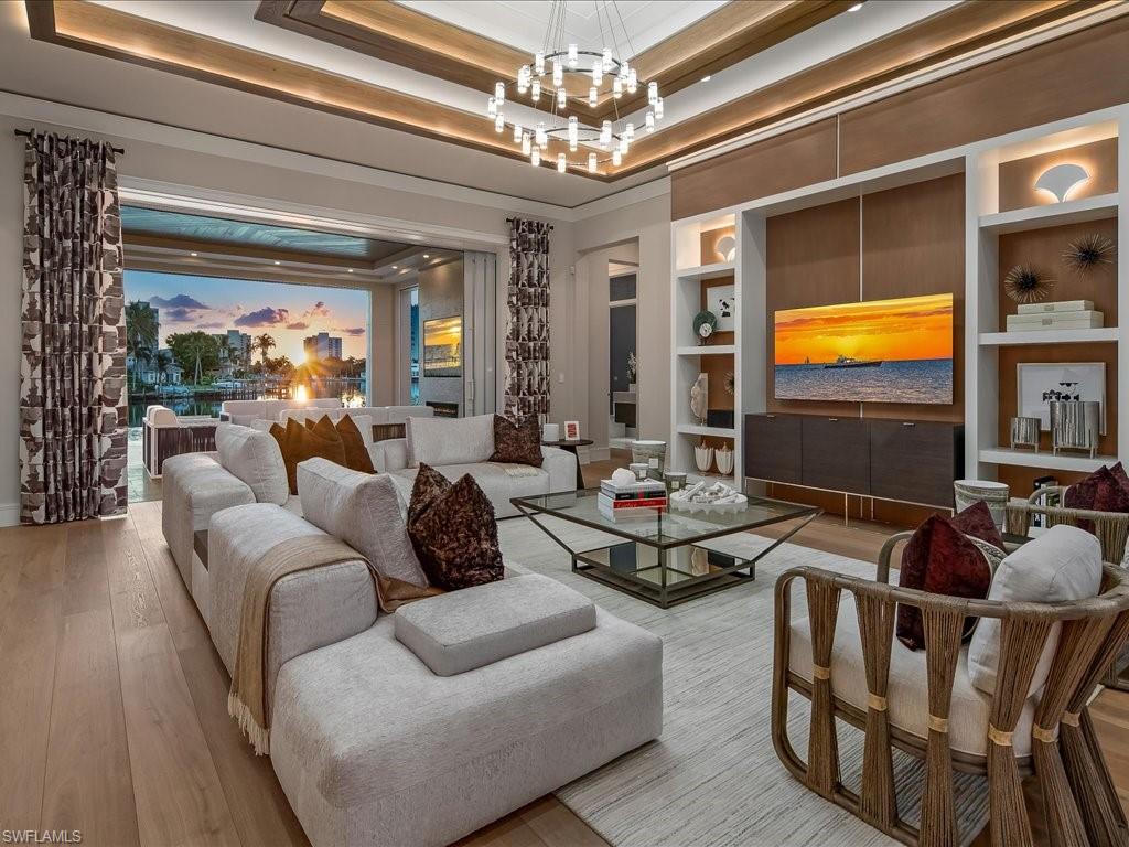 PARK SHORE - Residential