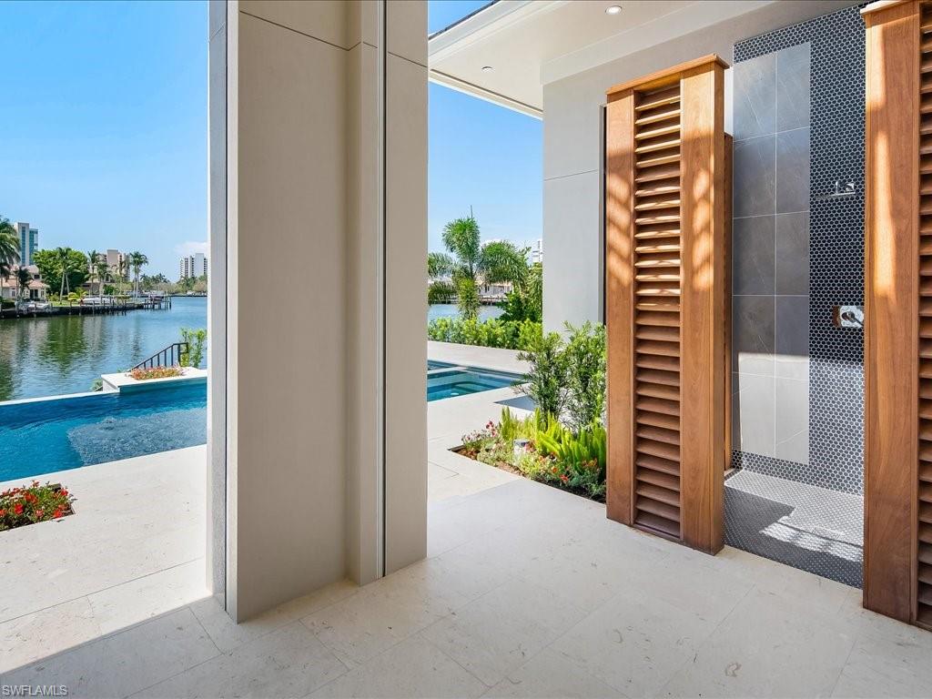 PARK SHORE - Residential