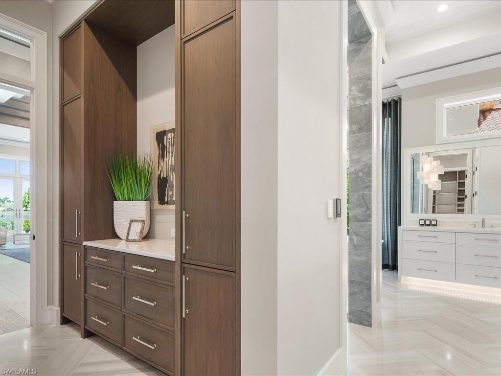 PARK SHORE - Residential