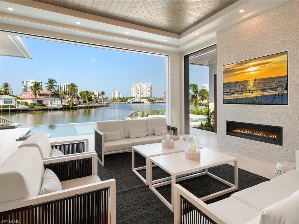 PARK SHORE - Residential