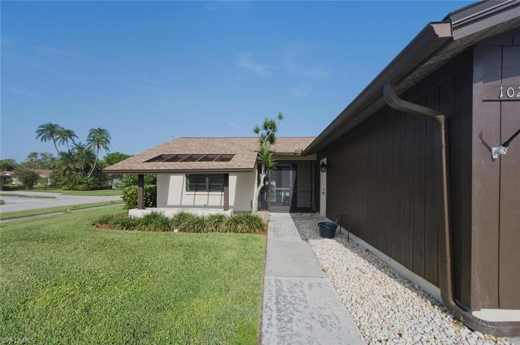 LAKEWOOD VILLAS - Residential