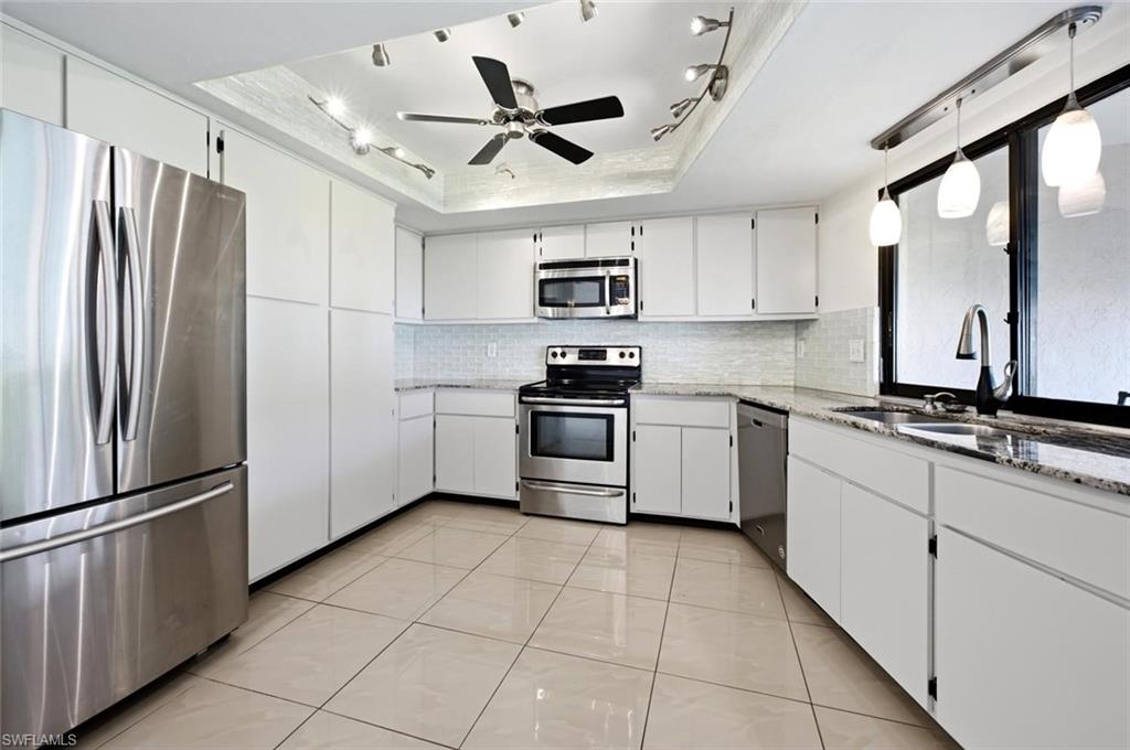 LAKEWOOD VILLAS - Residential