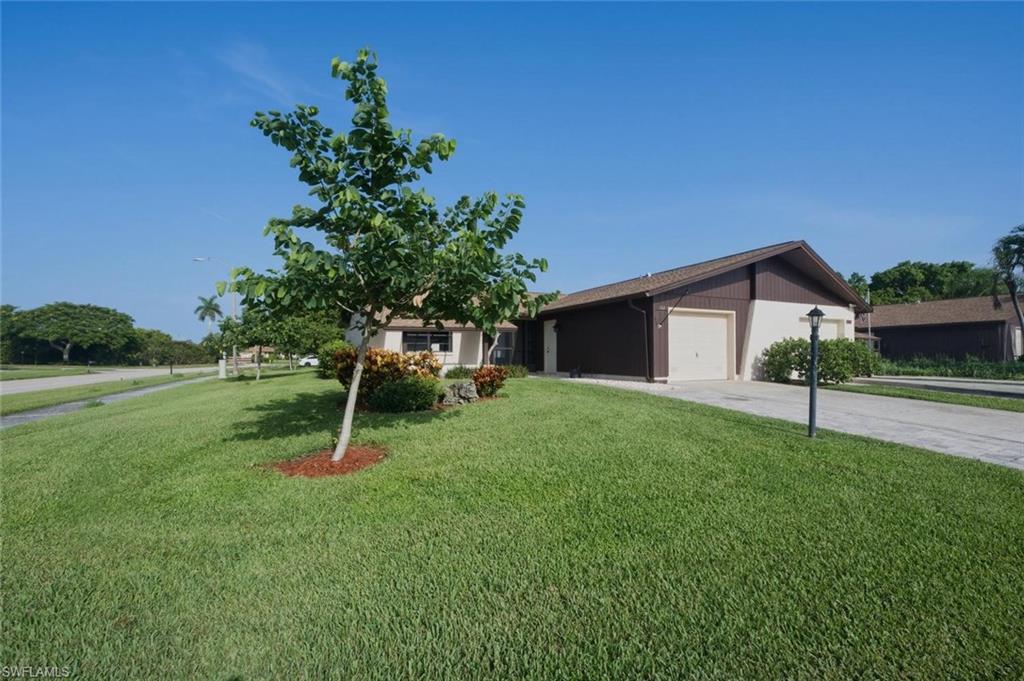 LAKEWOOD VILLAS - Residential